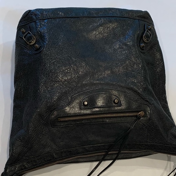 BALENCIAGA agneau city crossbody w removable strap - Picture 9 of 11